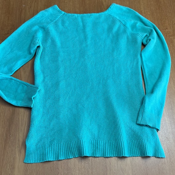 Cyrus Women's long sleeve cable knit sweater, pale mint green, Size M - Picture 8 of 14